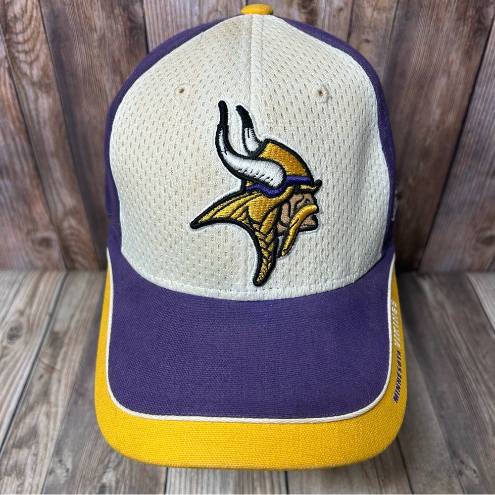 Vintage Reebok NFL Equipment Minnesota Vikings Strapback Purple Gold Hat Cap